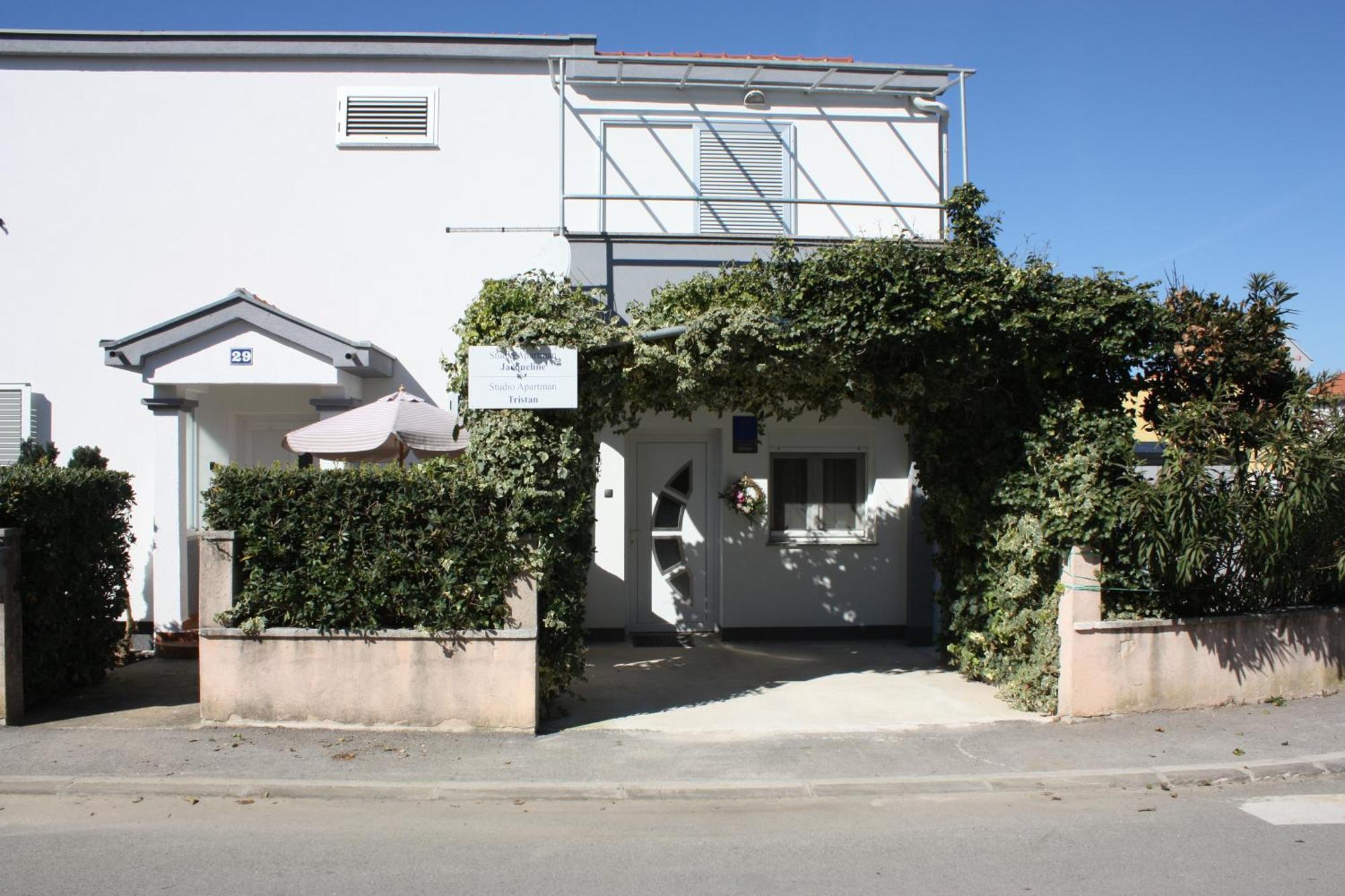 Studio Apartman Tristan 扎达尔 外观 照片