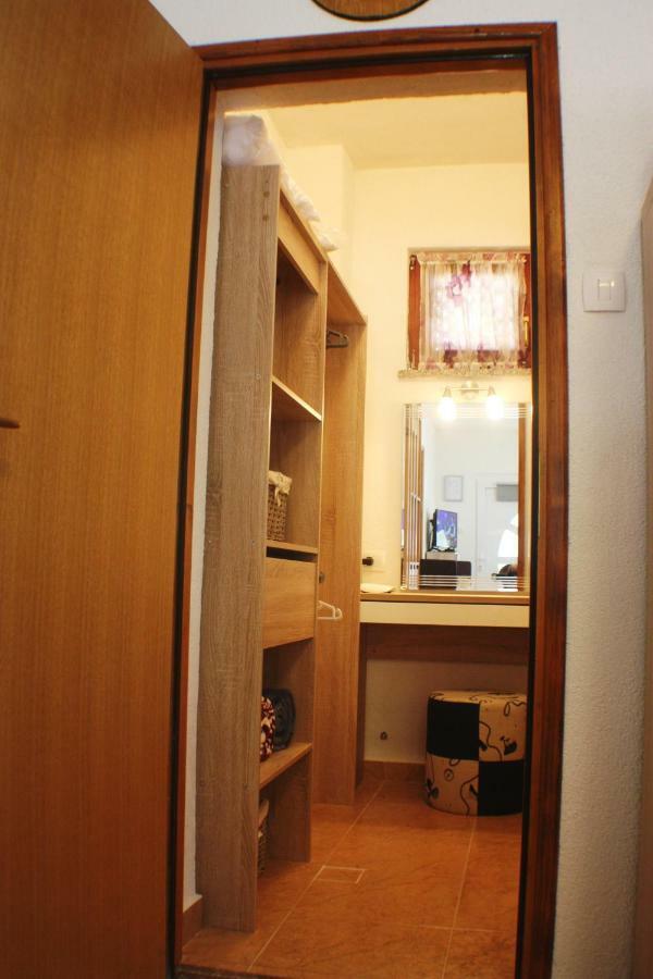 Studio Apartman Tristan 扎达尔 外观 照片