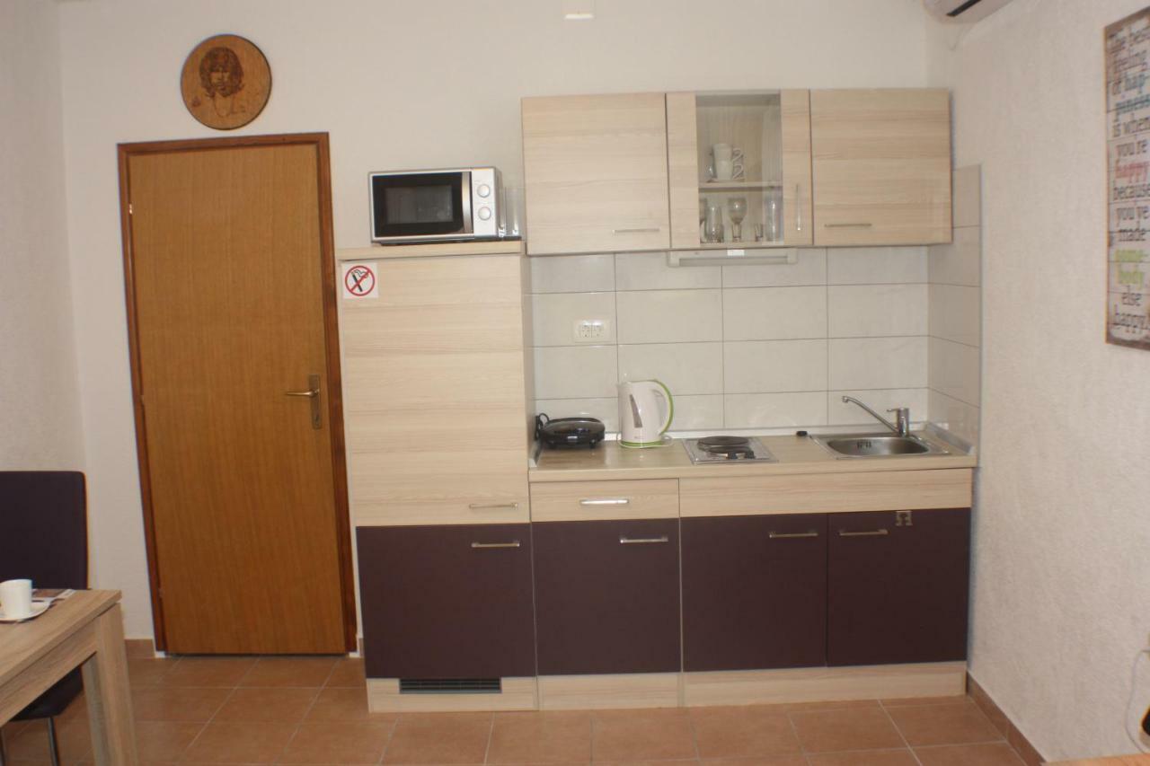 Studio Apartman Tristan 扎达尔 外观 照片